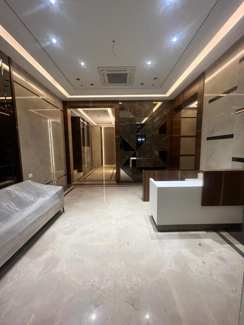 מומביי Hsquare Luxury Apartments Goregaon מראה חיצוני תמונה